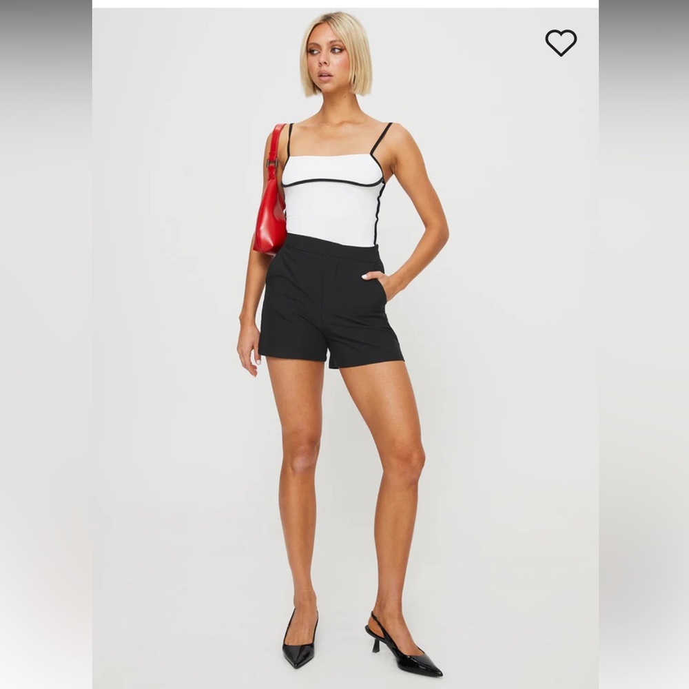 New w/o tag princess polly sazan shorts Black Blazer Shorts size 2